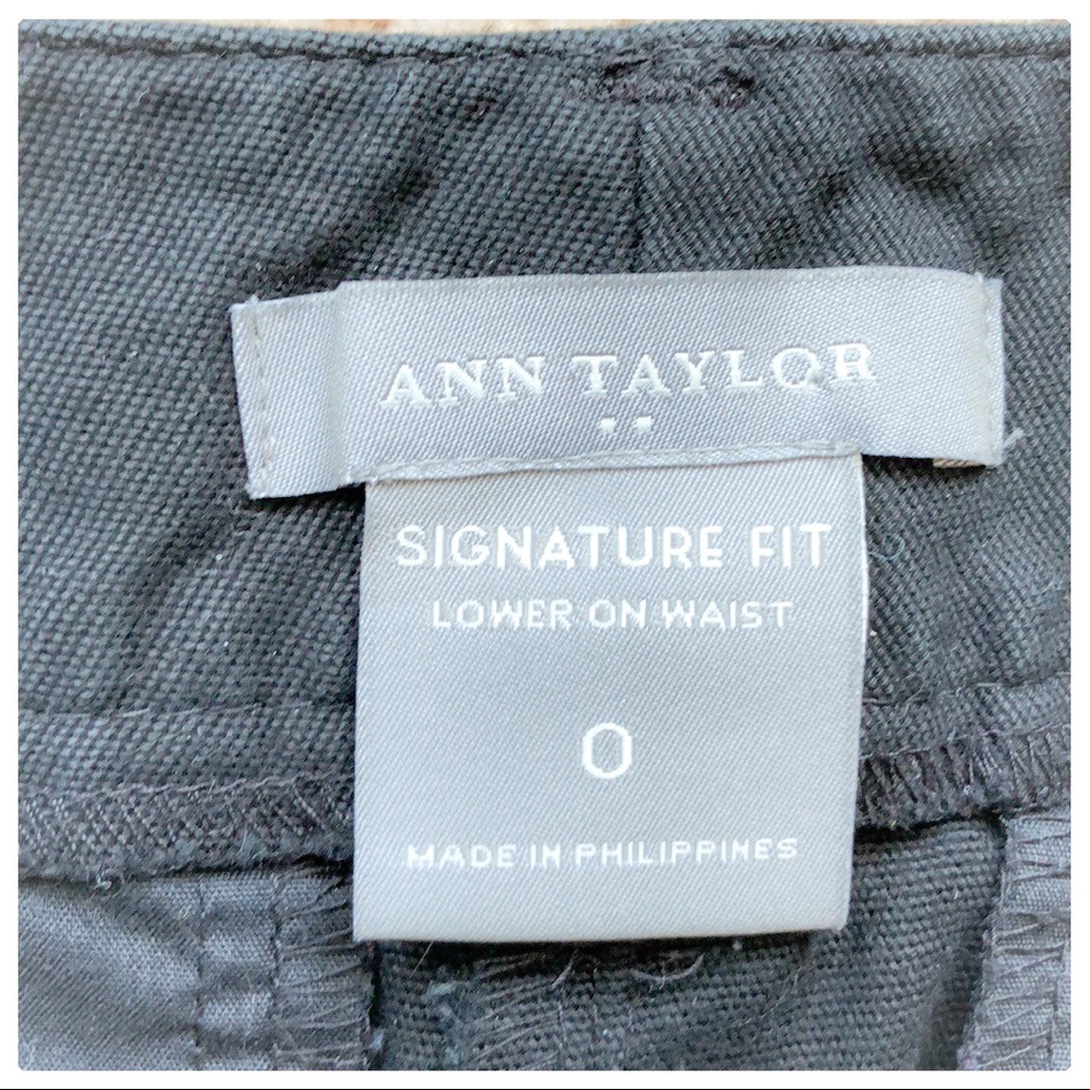 ❤️Ann Taylor Black Low Rise Shorts 4 pockets❤️ - Picture 3 of 6